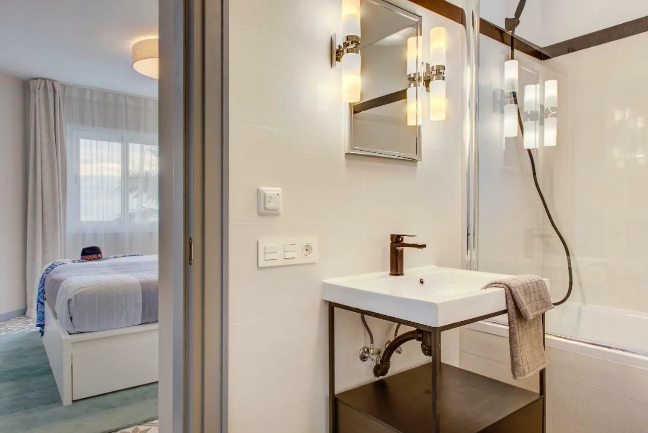 Modern, Bright And Welcoming Oceanfront Apartment プエルト・デ・サンティアゴ